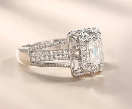 Moissanite vs Diamond