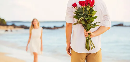 Man Surprise His Girlfriend with Roses