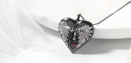 Wing Heart Black Necklace