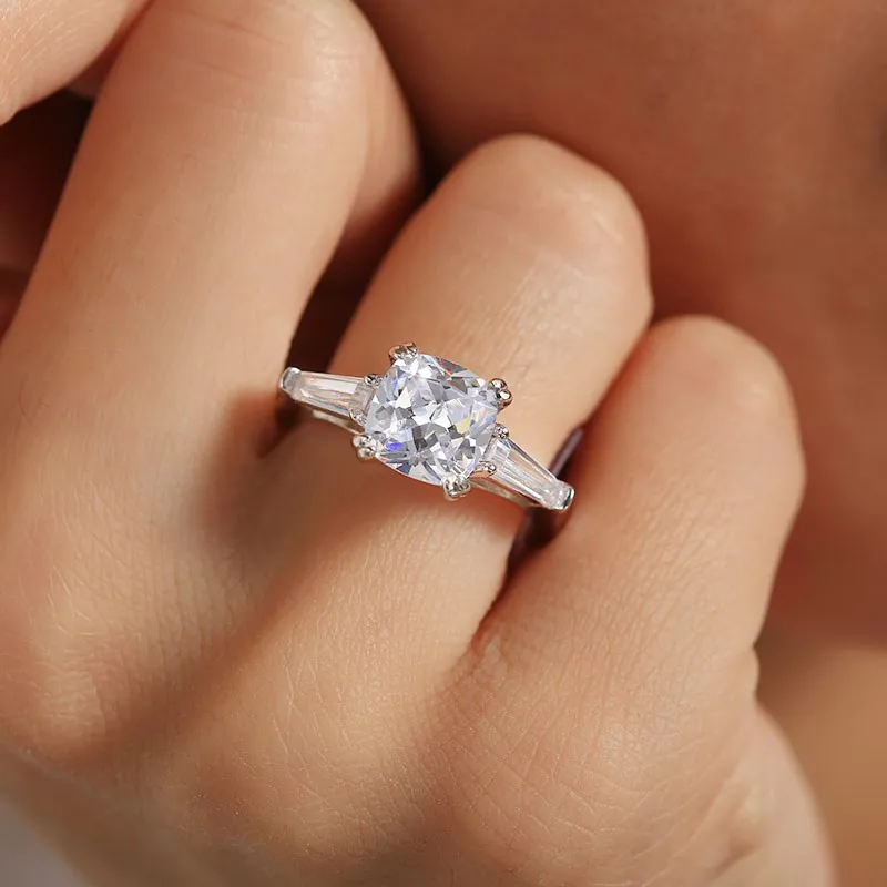 Charming Oval 1.00ct Moissanite Engagement Ring