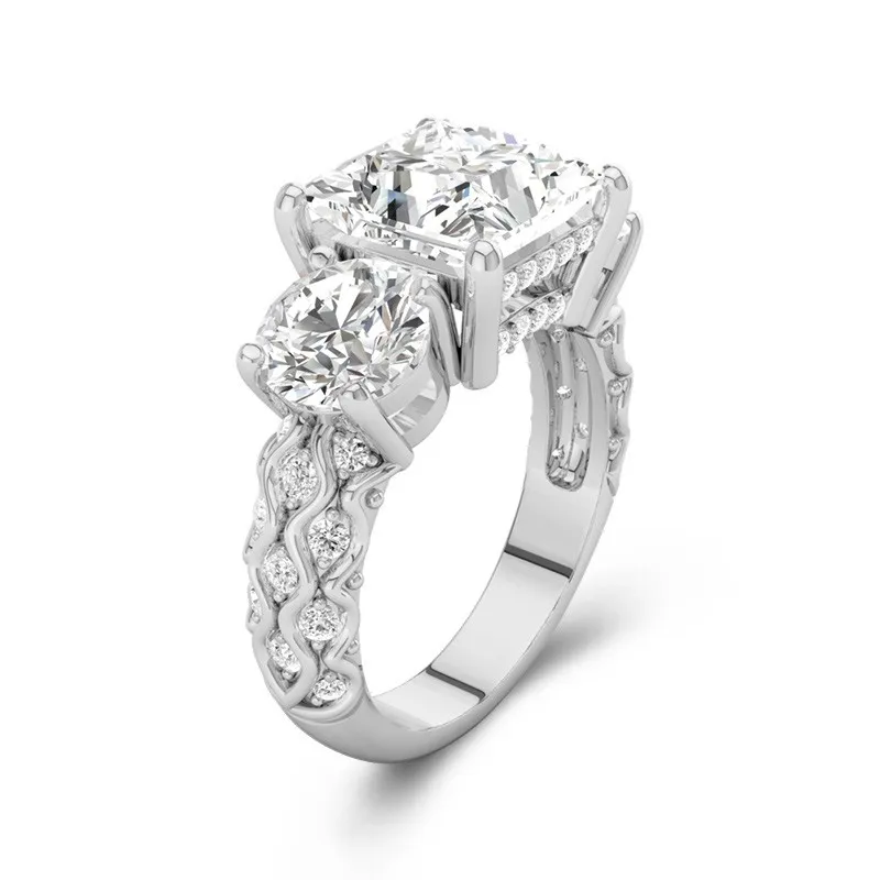 18K White Gold Moissanite Engagement Ring