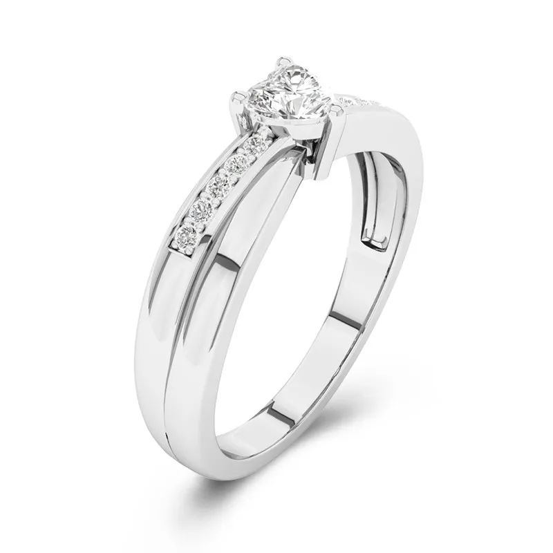 Pavé Promise Ring Moissanite