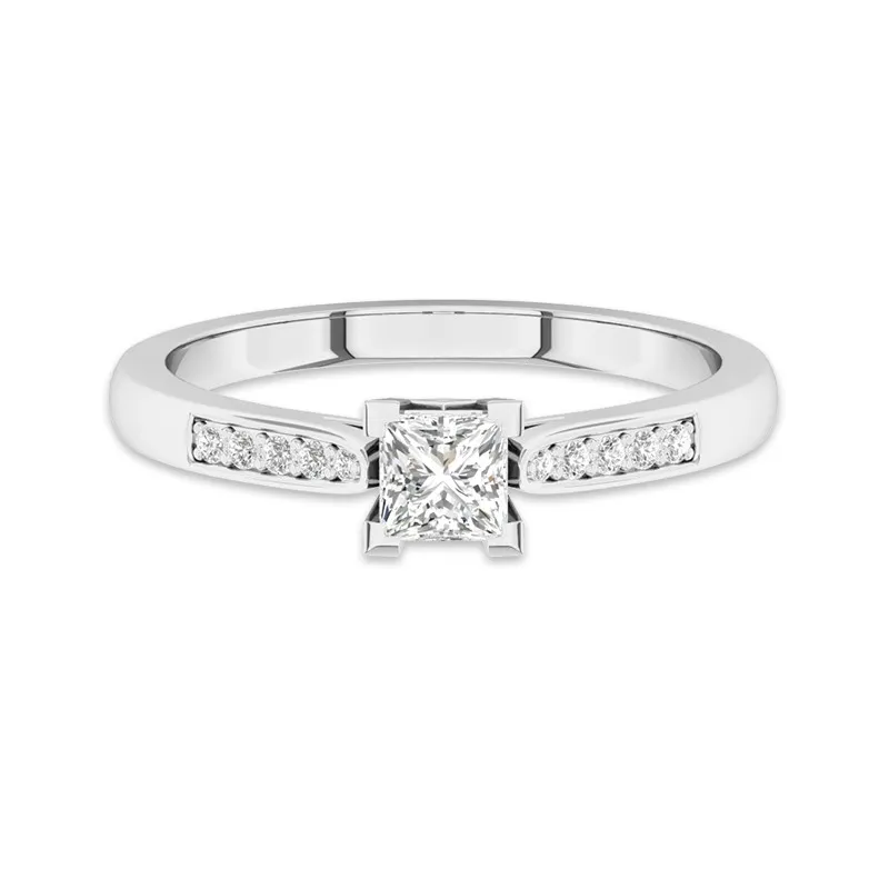 Pavé Promise Ring Moissanite