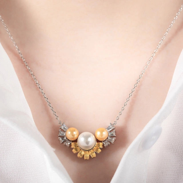 Nature Daisy Pendant Necklace