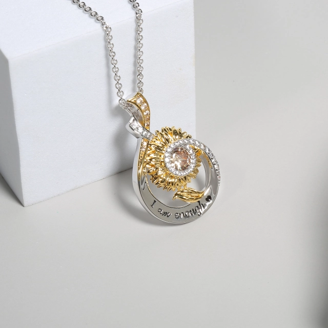 Nature Unique Daisy Pendant Necklace Champagne Round