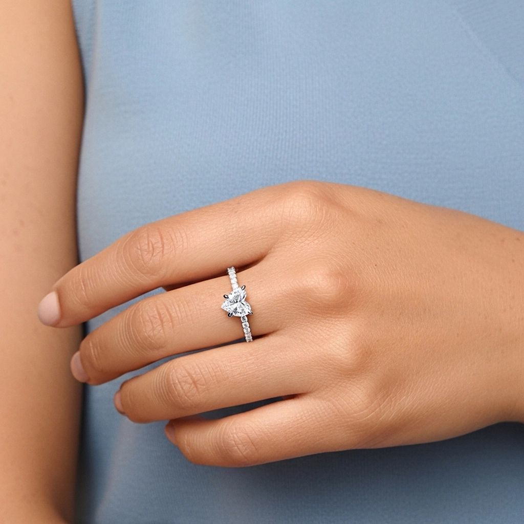 Gloria Corazón 2.00ct Moissanita Anillo de Compromiso