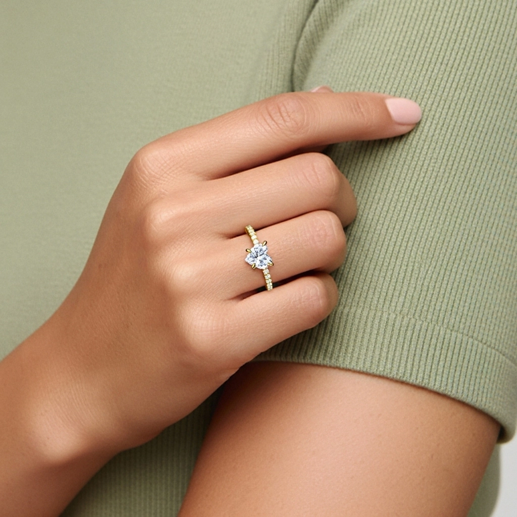 Gloria Corazón 2.00ct Moissanita Anillo de Compromiso