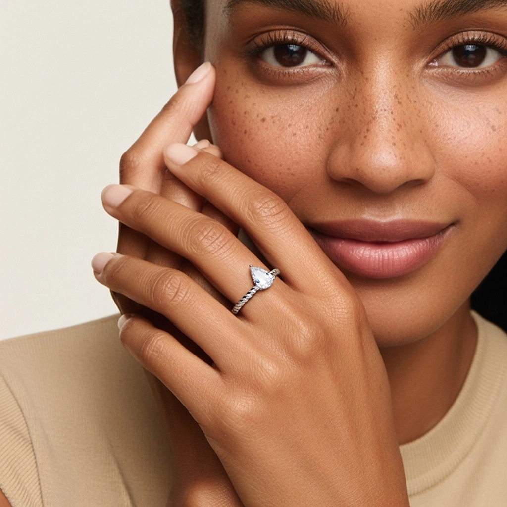 Moderne Poire 2.00ct Moissanite Bague de fiançailles