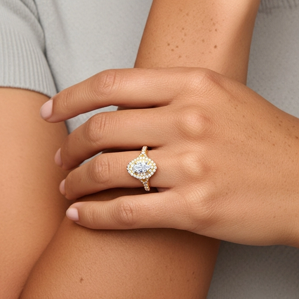 Luxury Pear 1.00ct Moissanite Engagement Ring