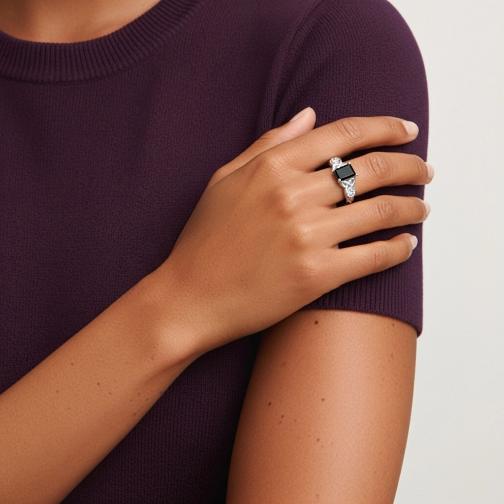 Vintage Unique Emerald 0.80ct Cubic Zirconia Engagement Ring