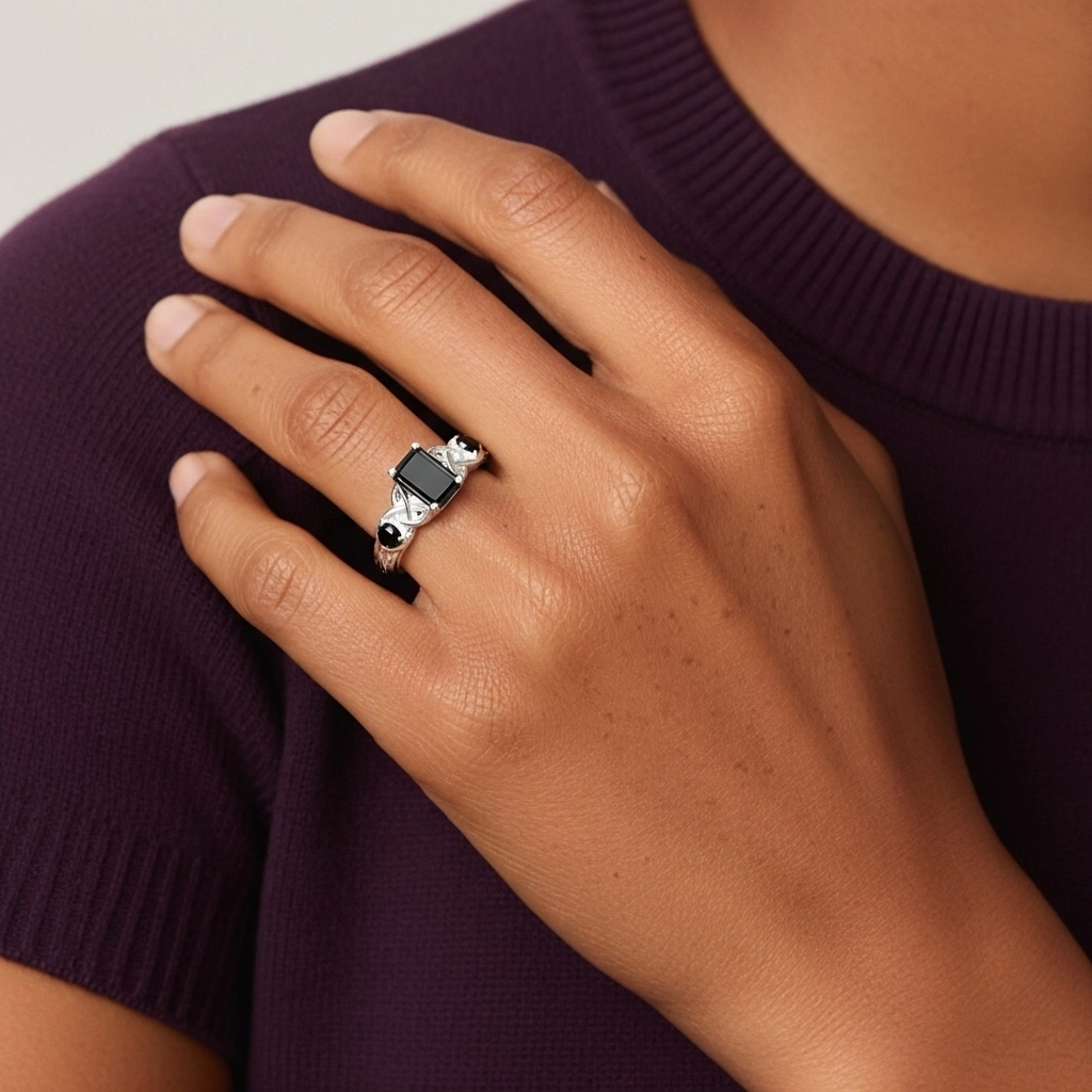 Vintage Unique Emerald 0.80ct Cubic Zirconia Engagement Ring