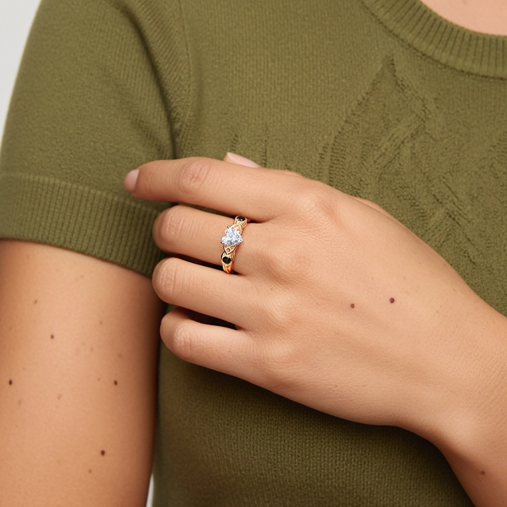 Vintage Unique Heart 1.00ct Cubic Zirconia Engagement Ring