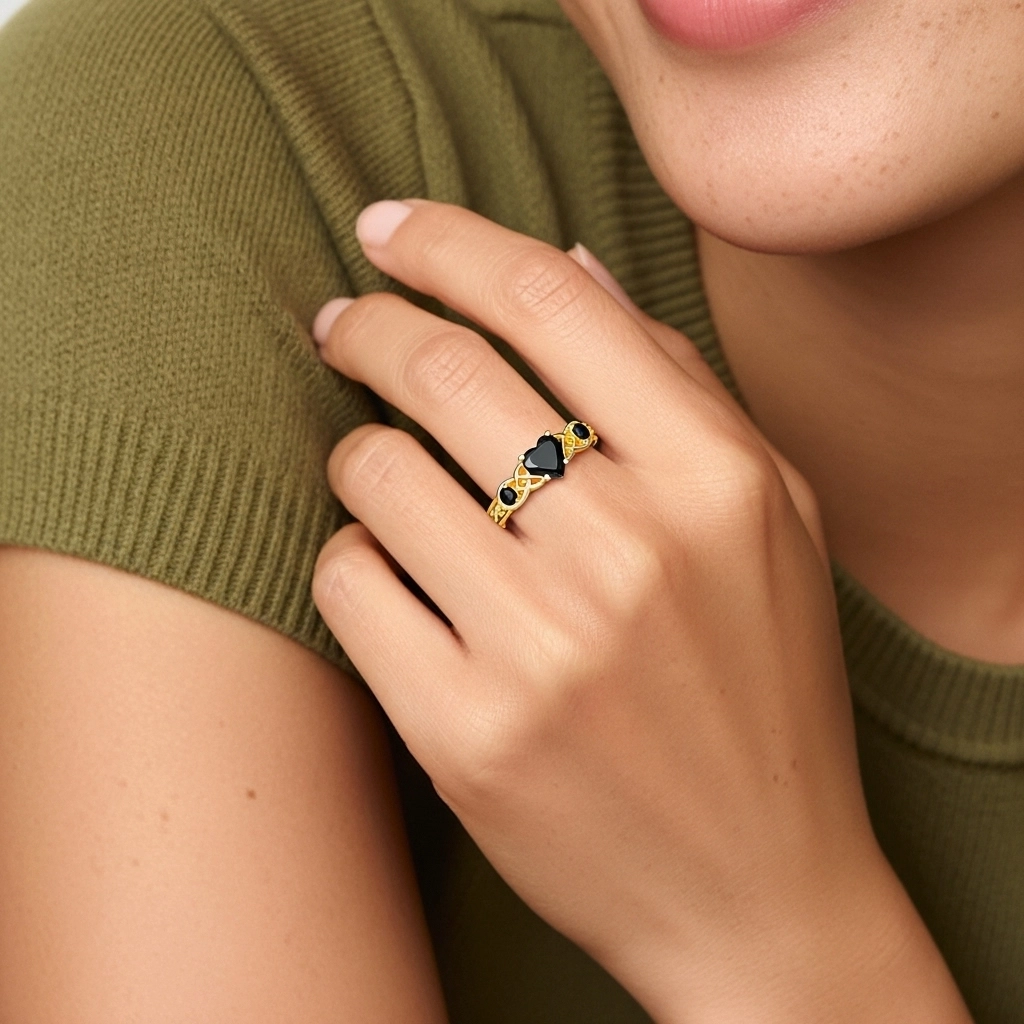 Vintage Unique Heart 2.00ct Cubic Zirconia Engagement Ring