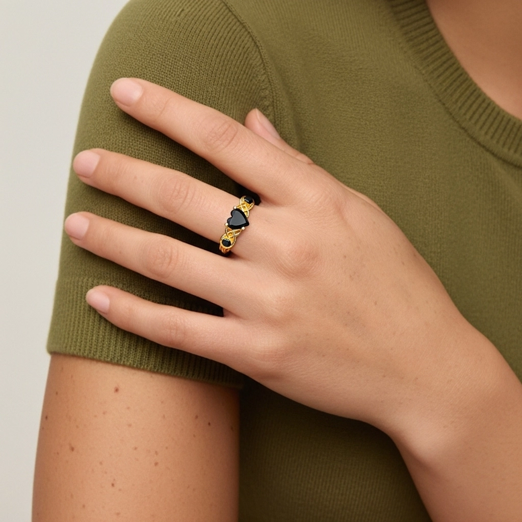 Vintage Unique Heart 2.00ct Cubic Zirconia Engagement Ring