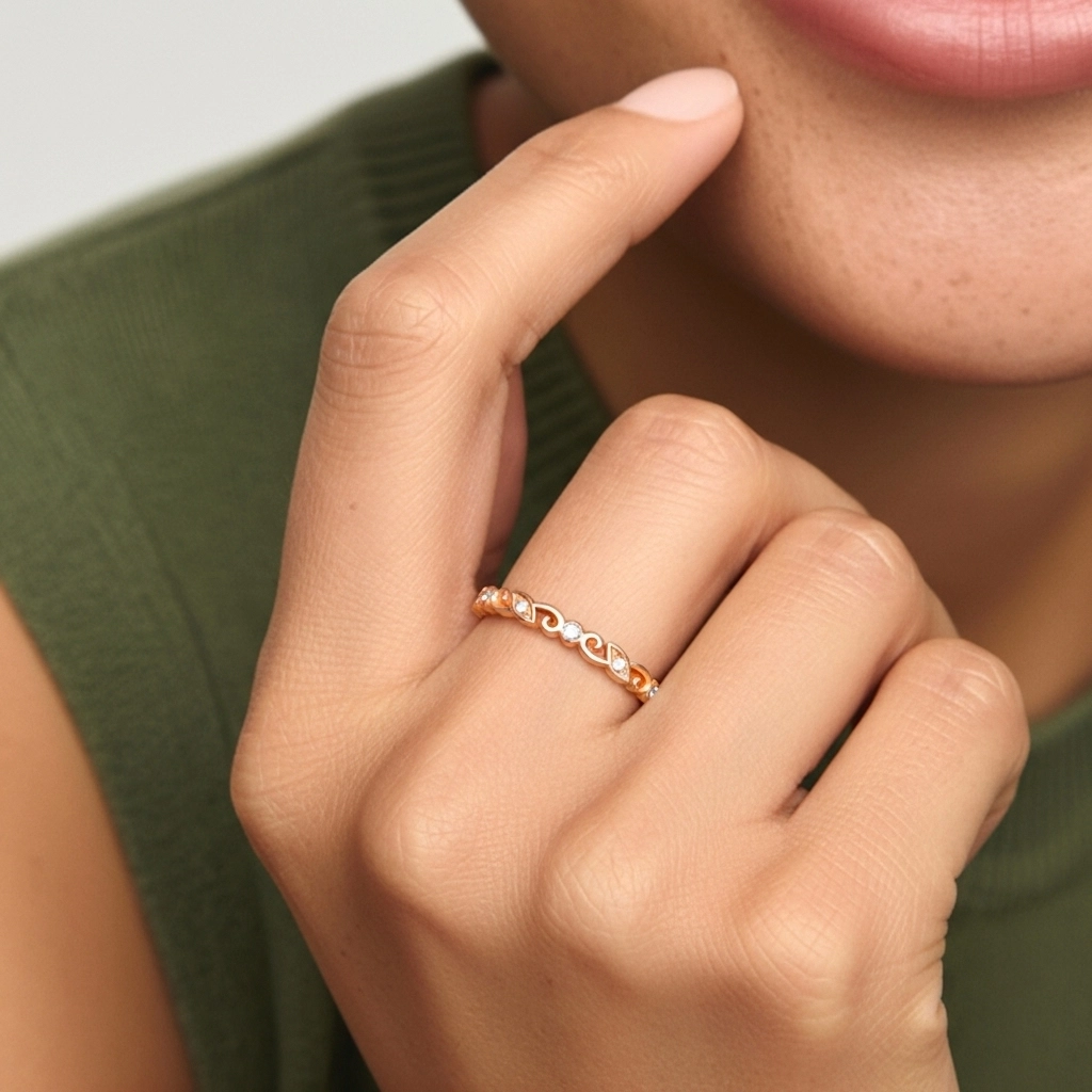 Délicat Empilable Découper Volutes Moissanite Bague de mariage