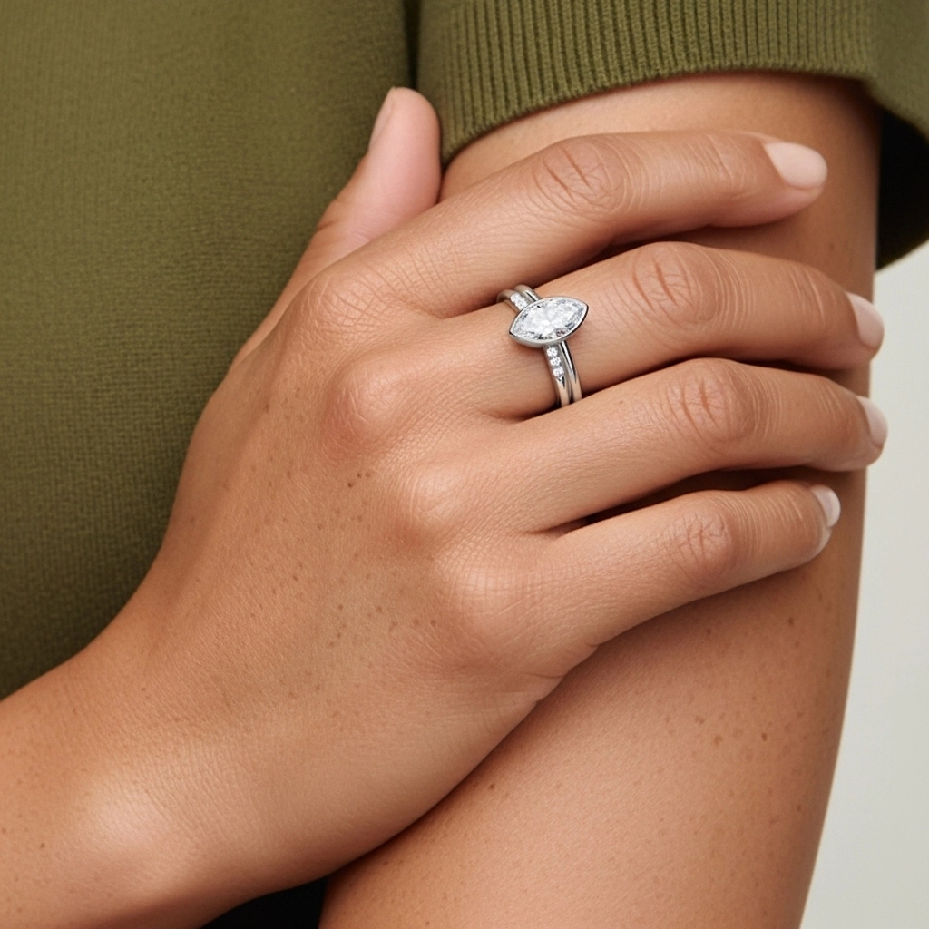 Simple Marquise 1.00ct Moissanite Ensemble nuptial