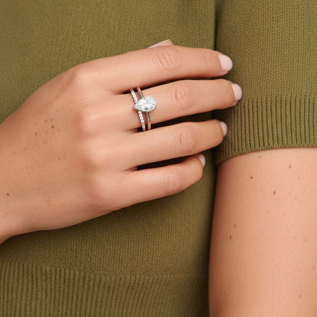 Simple Poire 1.00ct Moissanite Ensemble nuptial