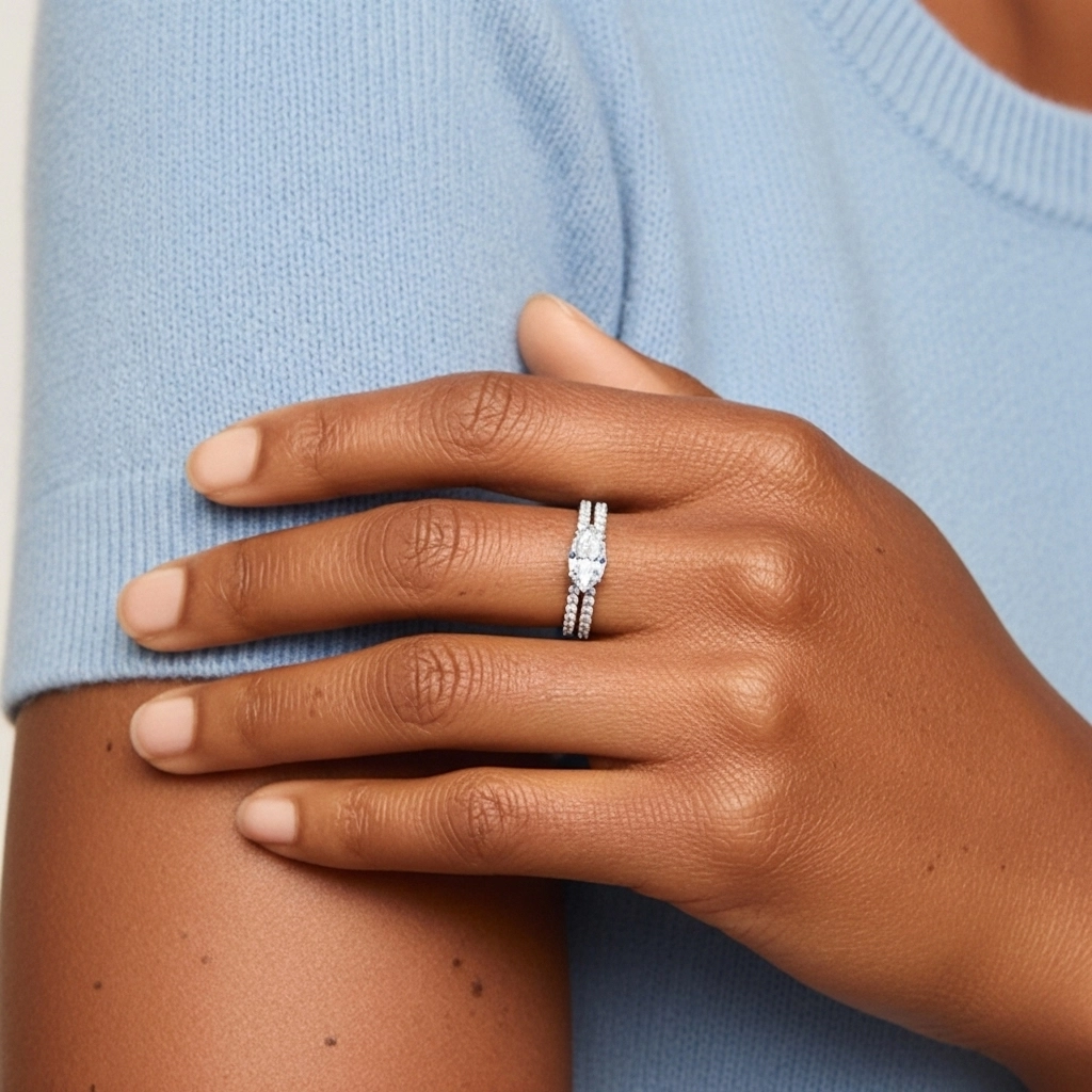 Delicate Women 18K White Gold Bridal Set