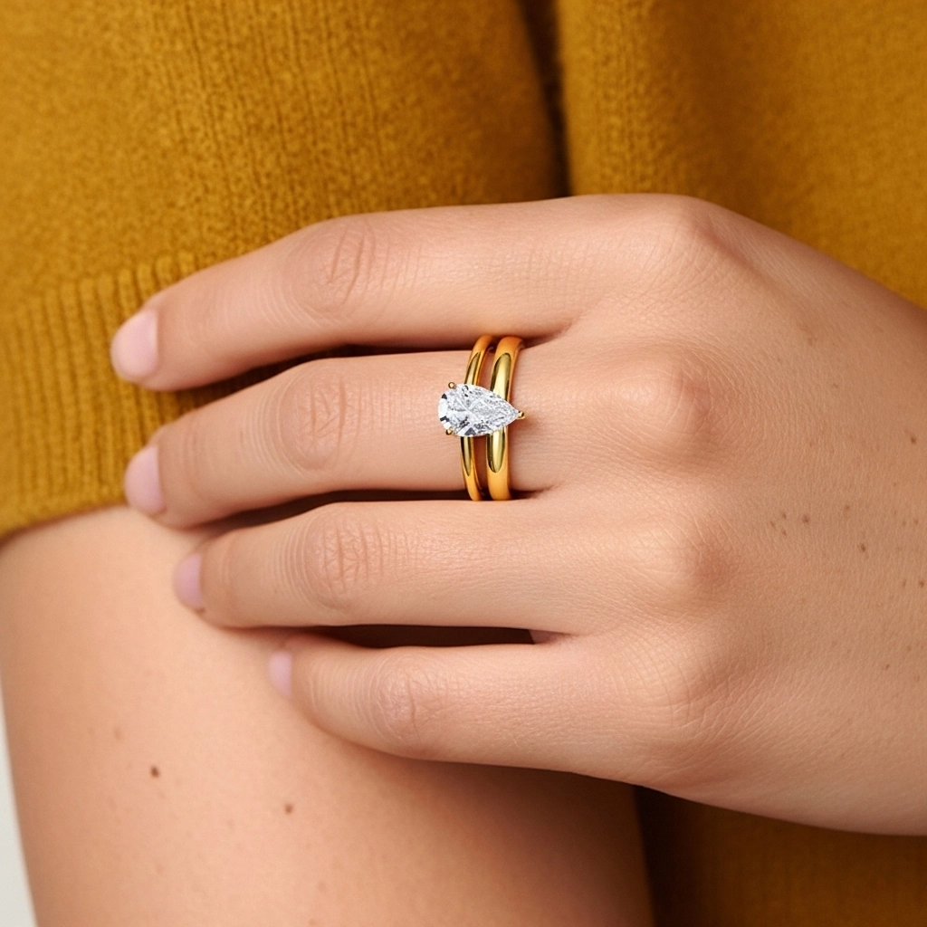 18K Gold Hidden Halo Traditional Shank Wedding Ring Set