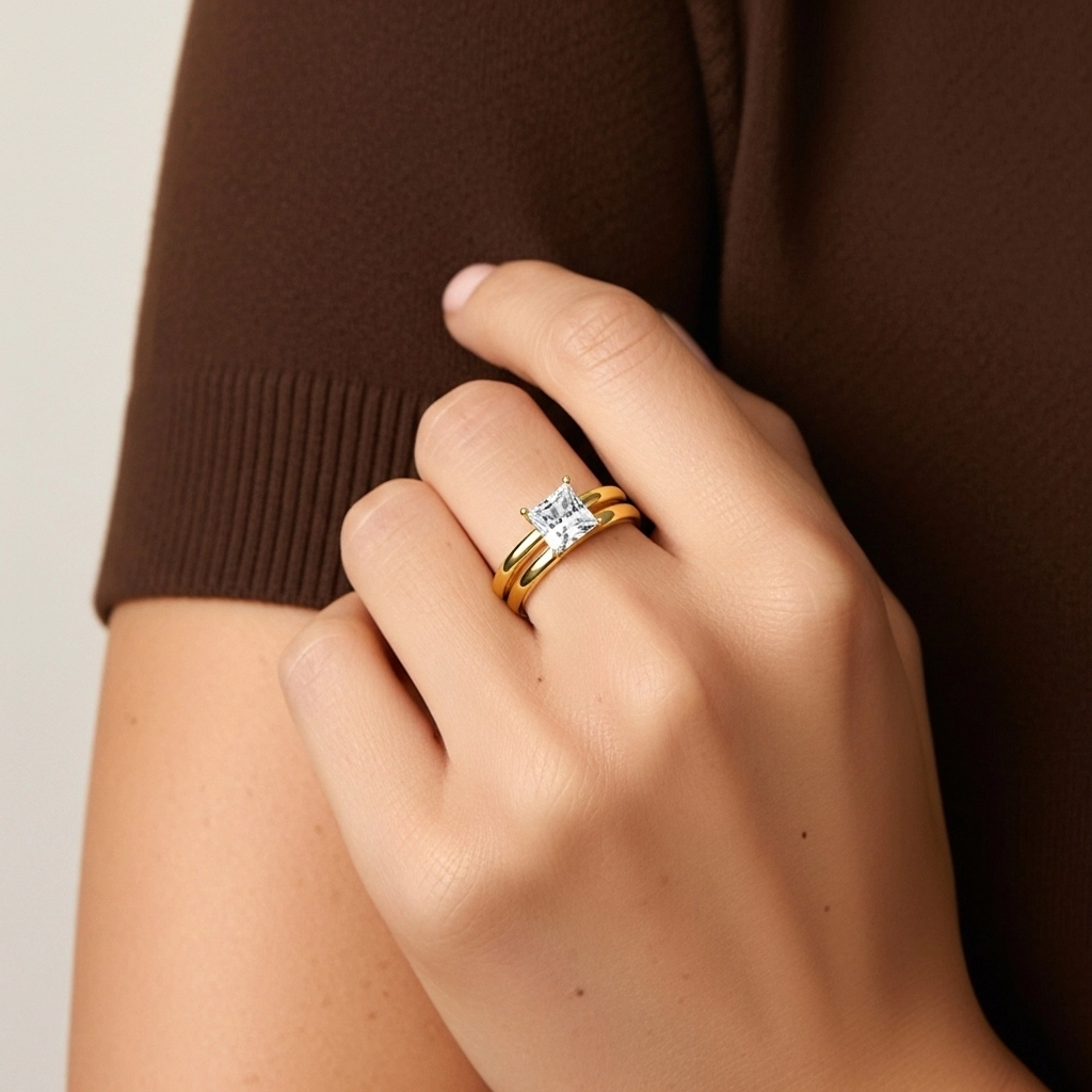 Oro 14K Aro de halo oculto Pata tradicional Conjunto de Anillos de Boda