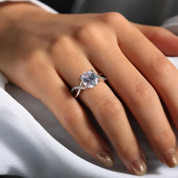 Classic Oval Cut Engagement Ring For Women