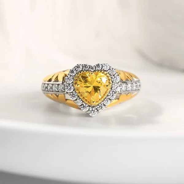 Nature Daisy Engagement Ring Women Yellow Heart