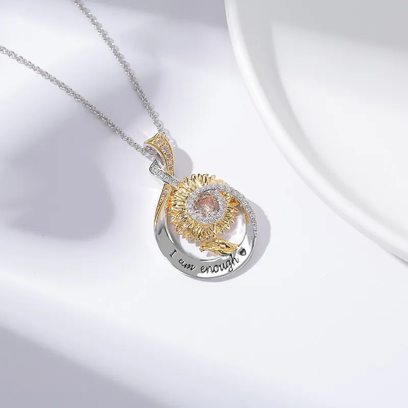 Nature Unique Daisy Pendant Necklace Champagne Round