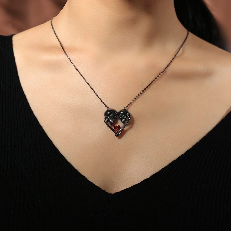 Diamond Onyx Heart Pendant Necklace 14K Gold