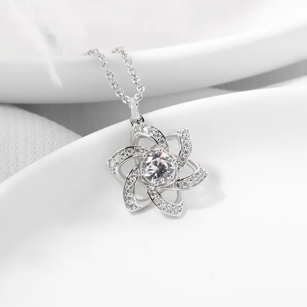 Classic Nature Flower Necklace Pendant Women White Gold White Round