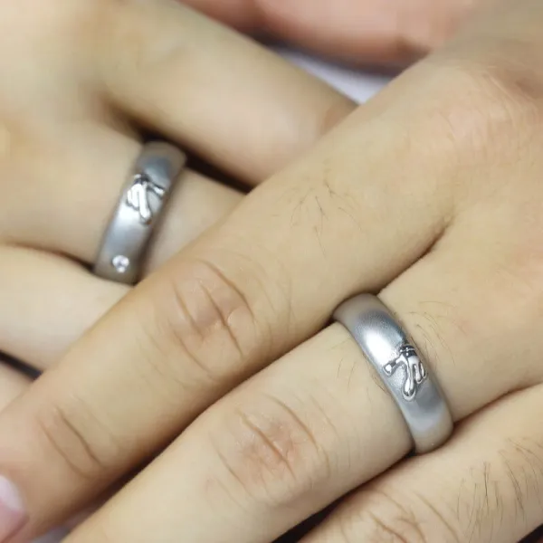 Unique Heart Hand Couple Ring Couple