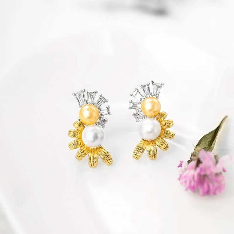 Nature Daisy Stud Earrings